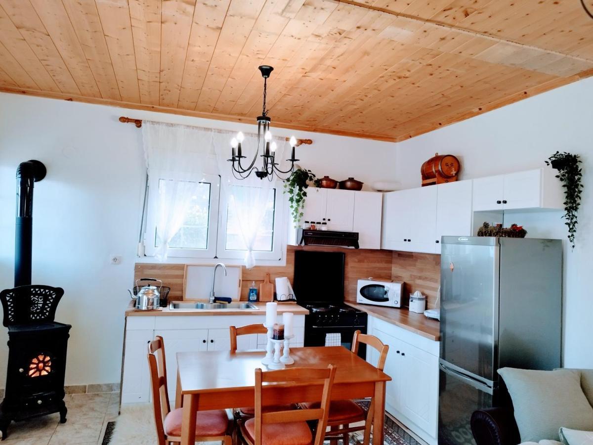 Cozy Cottage For 4 Lávdhas Dış mekan fotoğraf